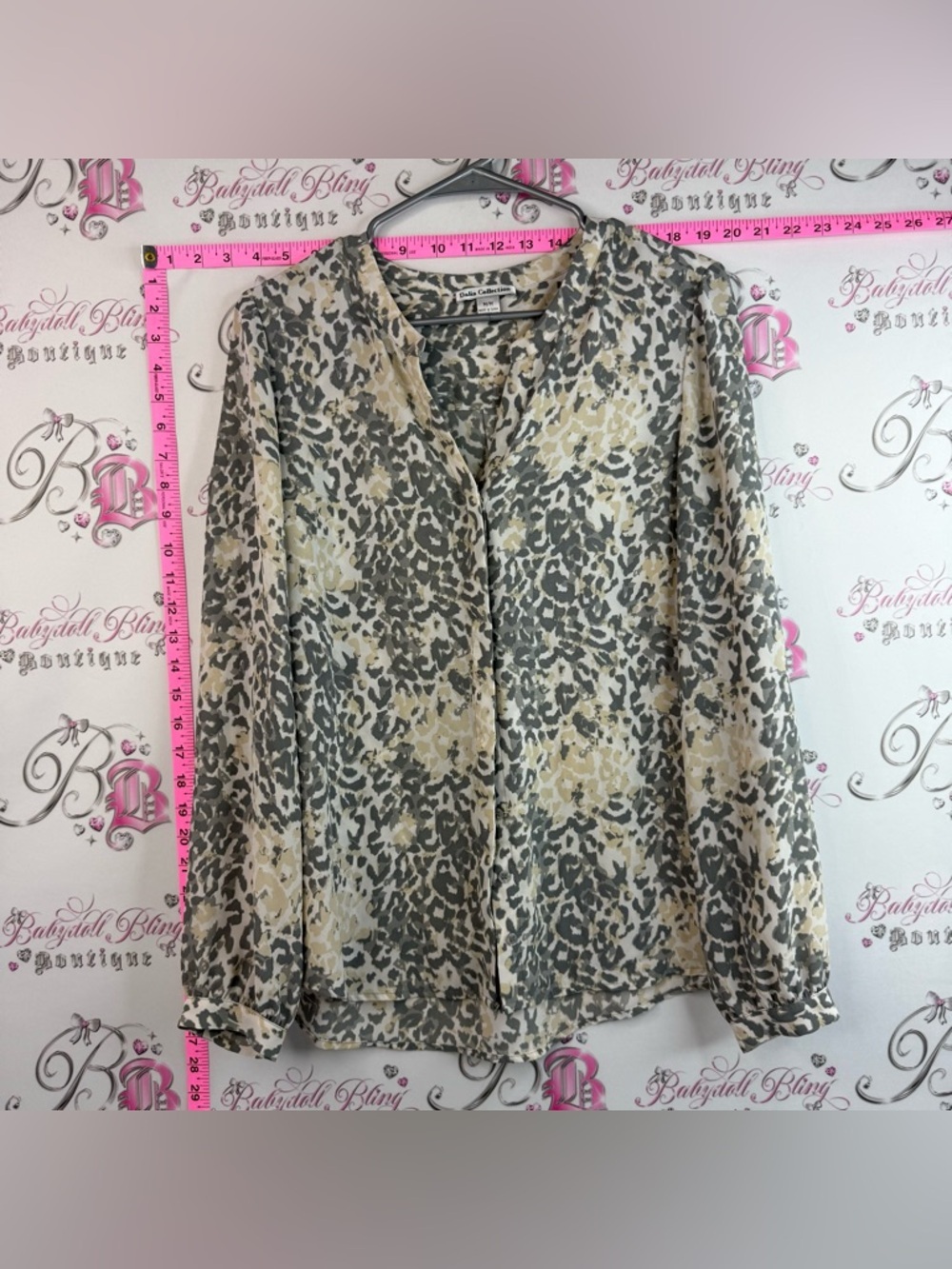 Dalia Collection Cream & Gray Animal-Print Long Sleeve Button-Front Blouse